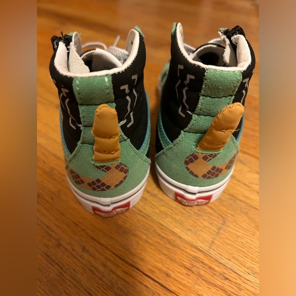 VANS Kids Hightop Size 3. Perfect condition! - Picture 2 of 4